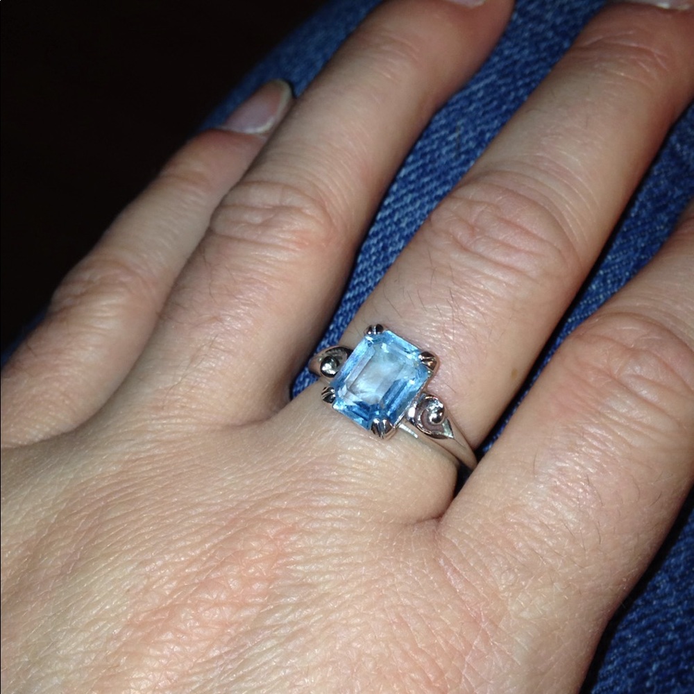Avon ring blue glass stone